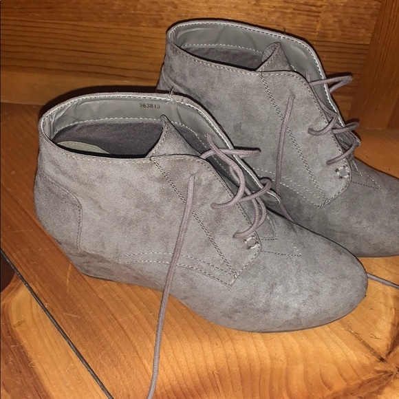Charlotte Russe gray wedges! - Picture 2 of 4